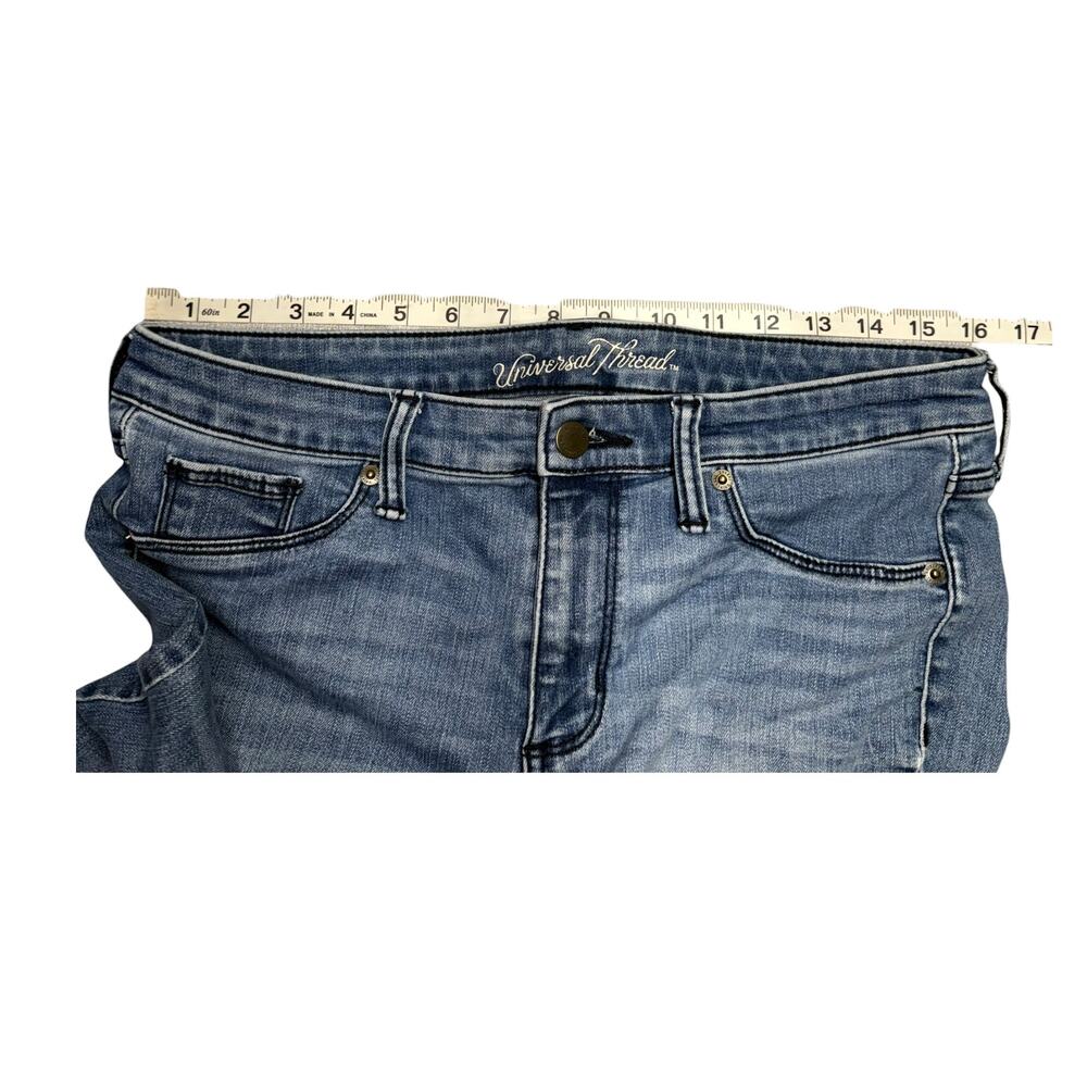 Universal Thread Straight Leg Jeans Size 10 Light Wash Denim 30S Short - Picture 6 of 7